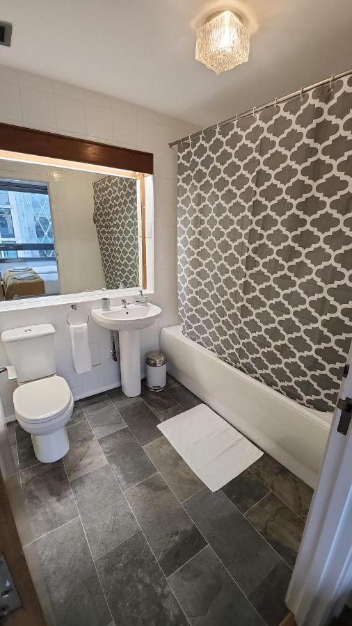 Top Floor Room In Baker St London Exterior photo