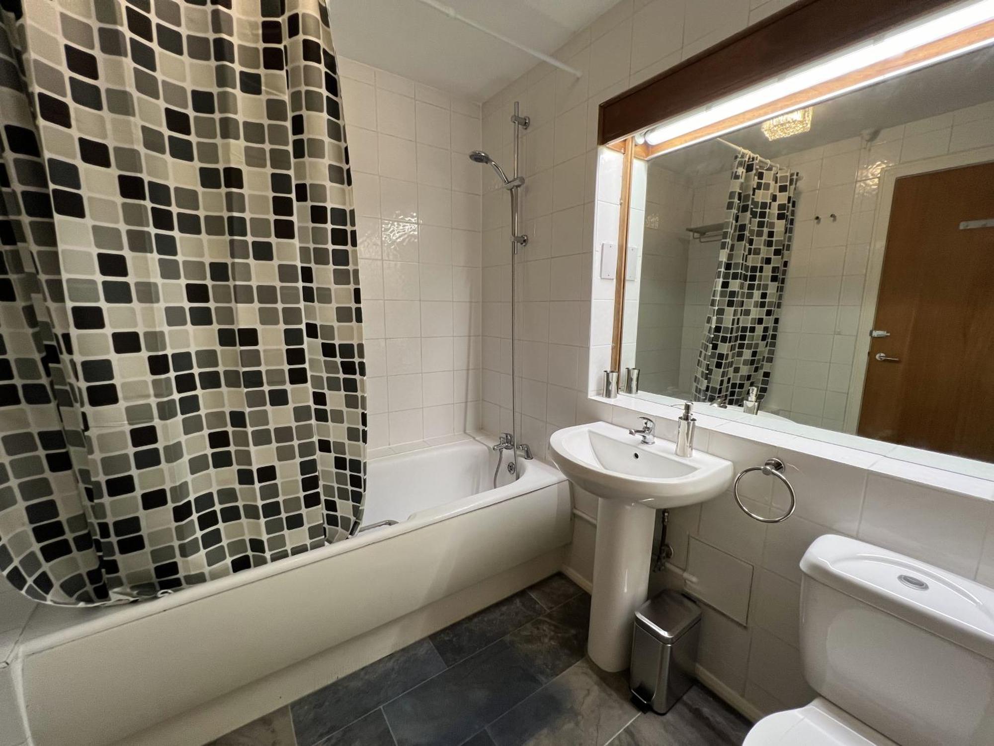 Top Floor Room In Baker St London Exterior photo